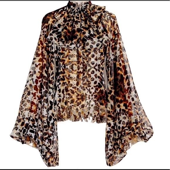 Tops - Leopard print batwing shirt